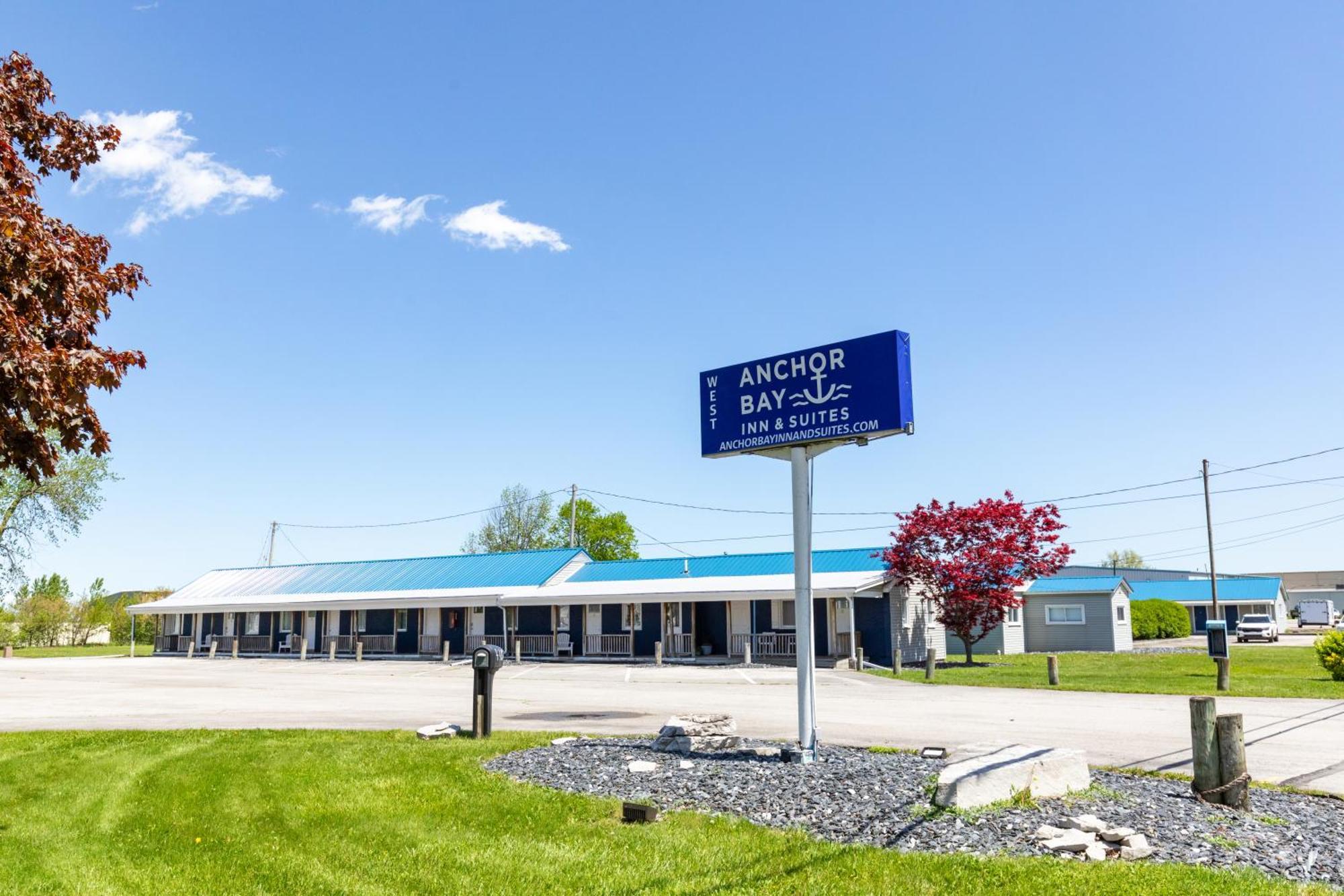 Anchor Bay Inn And Suites 桑达斯基 外观 照片